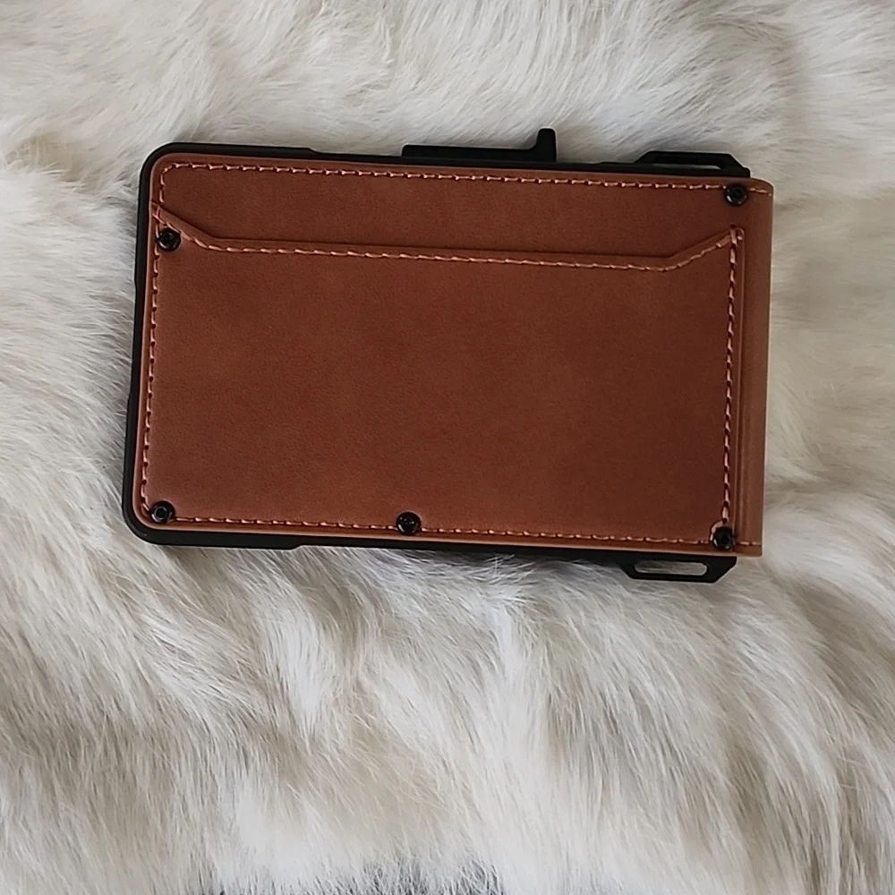 Men's Minimalist RFID Wallet With Card Ejector